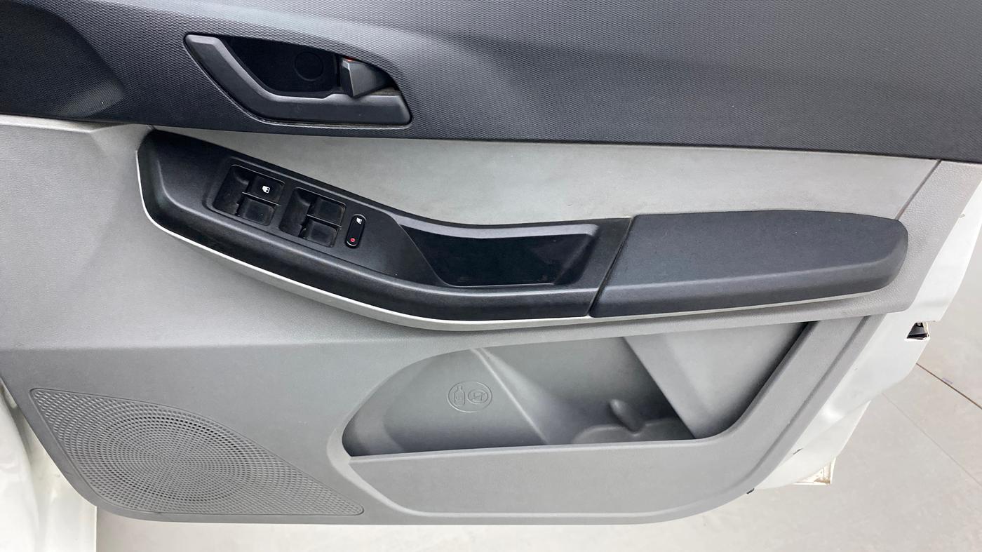 2020 Tata Tiago XT PETROL, Petrol, Manual, 62,875 km, Driver Side Door Panels Control