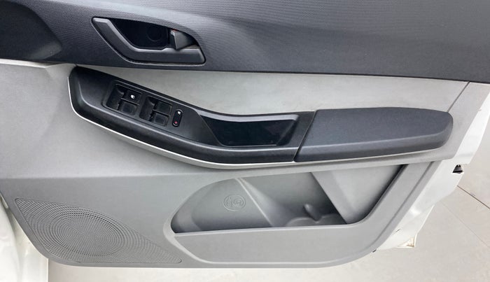 2020 Tata Tiago XT PETROL, Petrol, Manual, 62,875 km, Driver Side Door Panels Control