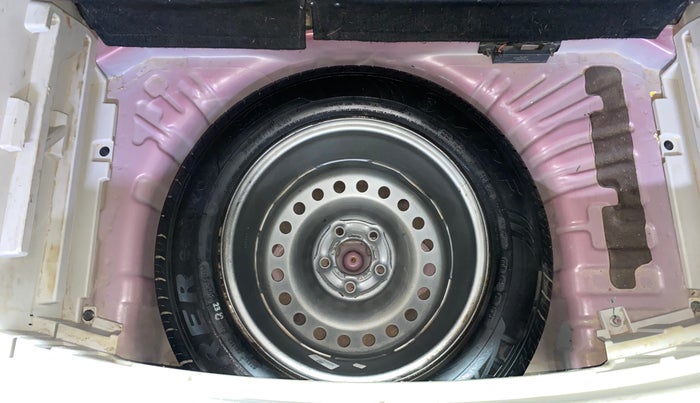 2022 Mahindra XUV300 W8 1.2 PETROL, Petrol, Manual, 41,249 km, Spare Tyre