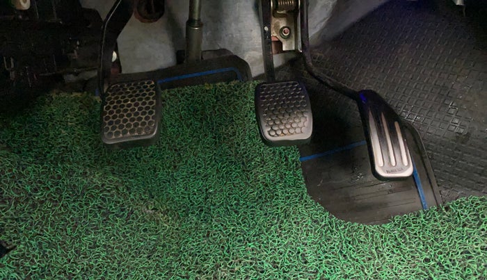 2014 Maruti Alto 800 LXI, Petrol, Manual, 70,398 km, Pedals