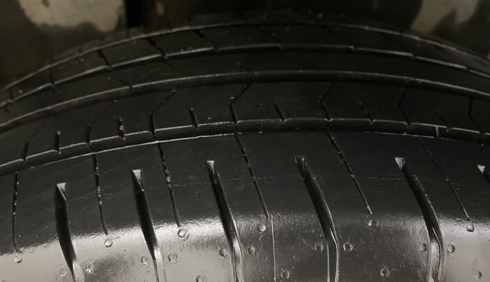 2020 MG HECTOR SHARP 2.0 DIESEL, Diesel, Manual, 1,17,192 km, Right Rear Tyre Tread