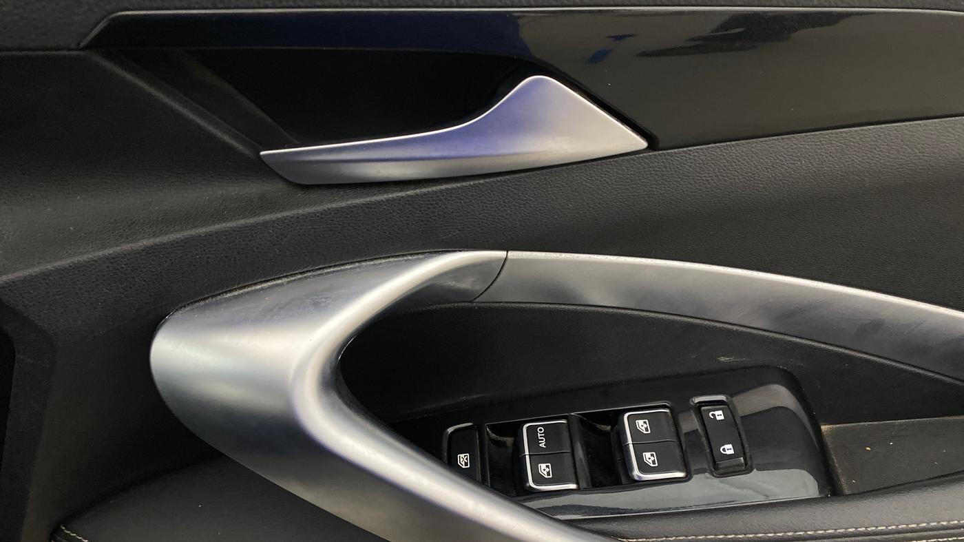 2020 MG HECTOR SHARP 2.0 DIESEL, Diesel, Manual, 1,17,192 km, Driver Side Door Panels Control