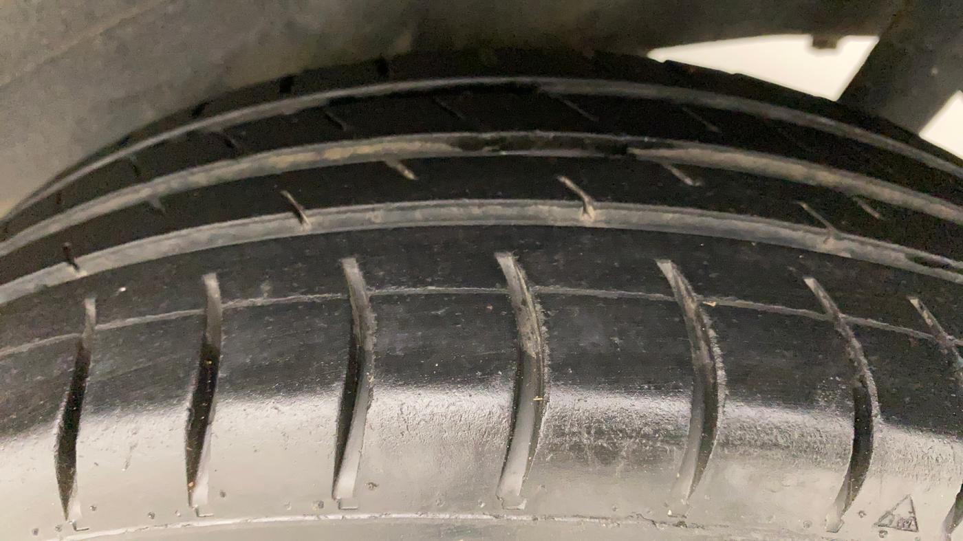 2010 Maruti Wagon R 1.0 VXI, Petrol, Manual, 68,231 km, Left Rear Tyre Tread