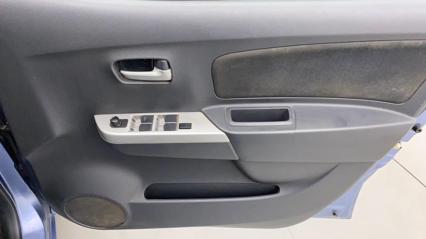 2010 Maruti Wagon R 1.0 VXI, Petrol, Manual, 68,231 km, Driver Side Door Panels Control