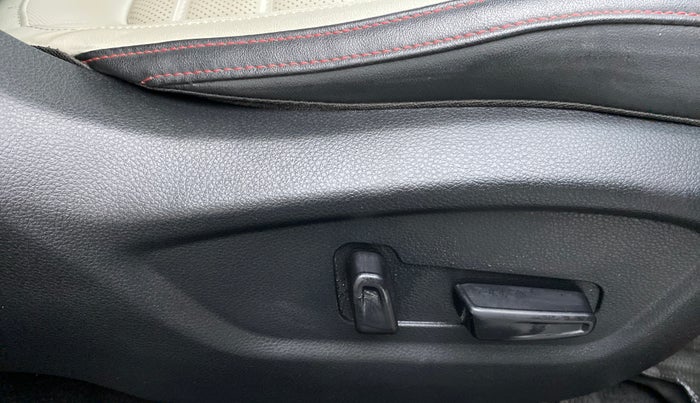2019 KIA SELTOS GTX + AT PETROL, Petrol, Automatic, 32,661 km, Driver Side Adjustment Panel