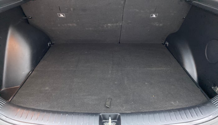 2019 KIA SELTOS GTX + AT PETROL, Petrol, Automatic, 32,661 km, Boot Inside