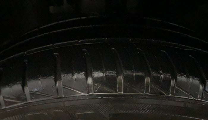 2024 Renault Kwid CLIMBER MT 1.0, Petrol, Manual, 38,289 km, Left Front Tyre Tread