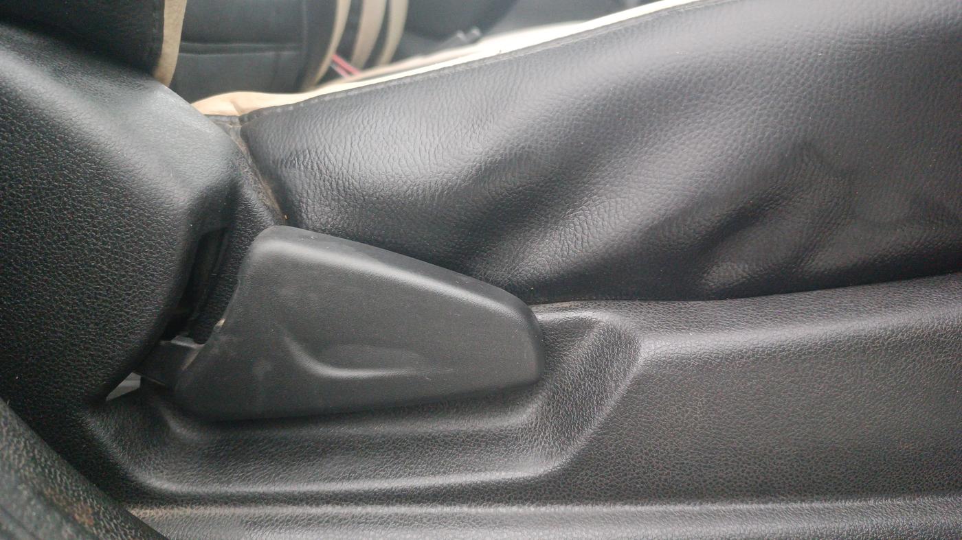 2018 Renault Kwid RXL, Petrol, Manual, 64,328 km, Driver Side Adjustment Panel