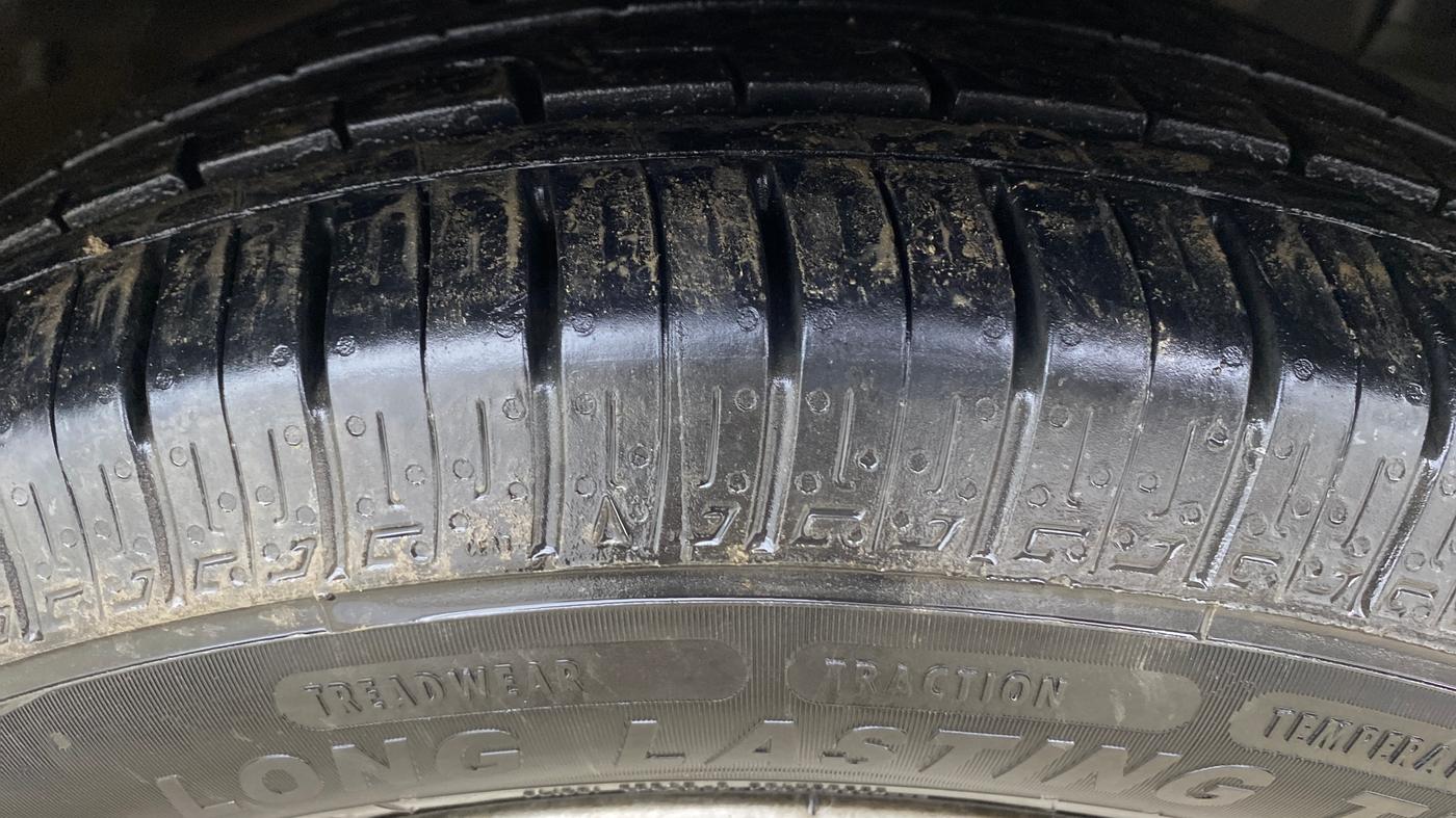 2021 Maruti Ciaz ZETA 1.5 SHVS MT PETROL, Petrol, Manual, 55,867 km, Right Front Tyre Tread