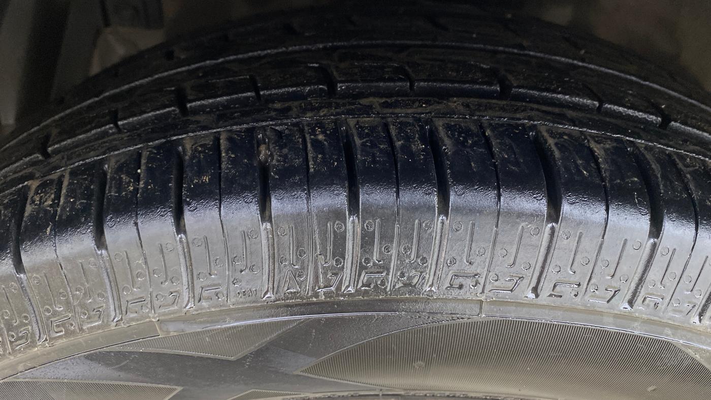 2021 Maruti Ciaz ZETA 1.5 SHVS MT PETROL, Petrol, Manual, 55,867 km, Left Front Tyre Tread