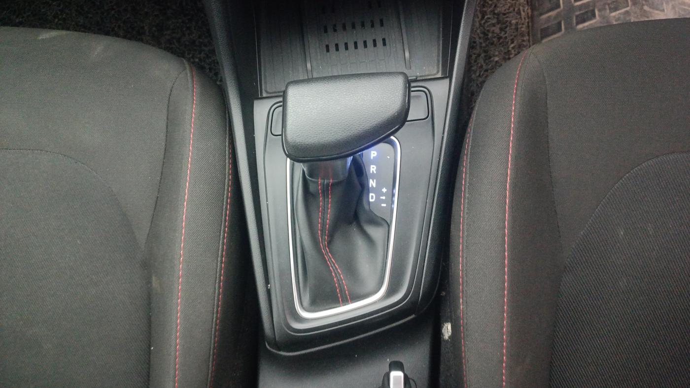 2025 Hyundai Verna S (O) Turbo DCT, Petrol, Automatic, 13,275 km, Gear Lever