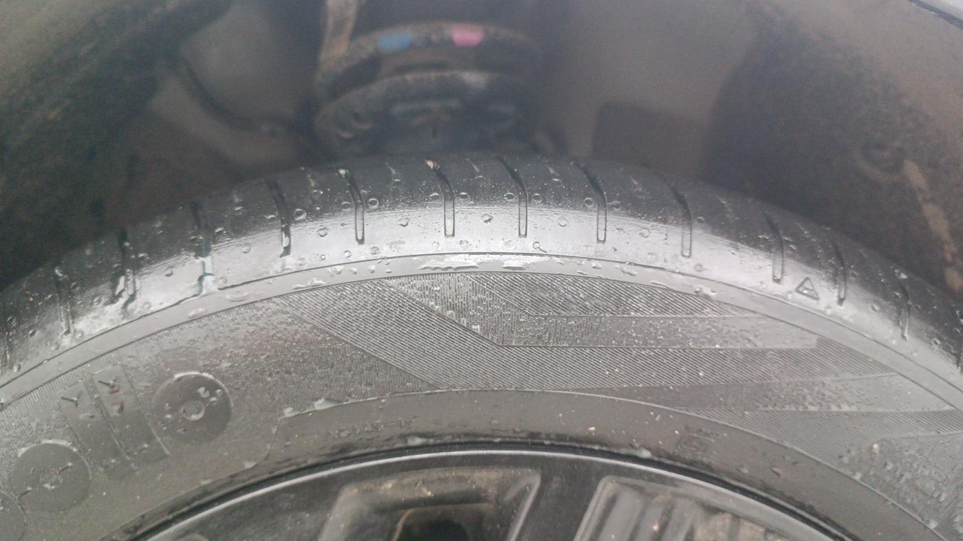 2025 Hyundai Verna S (O) Turbo DCT, Petrol, Automatic, 13,275 km, Right Front Tyre Tread