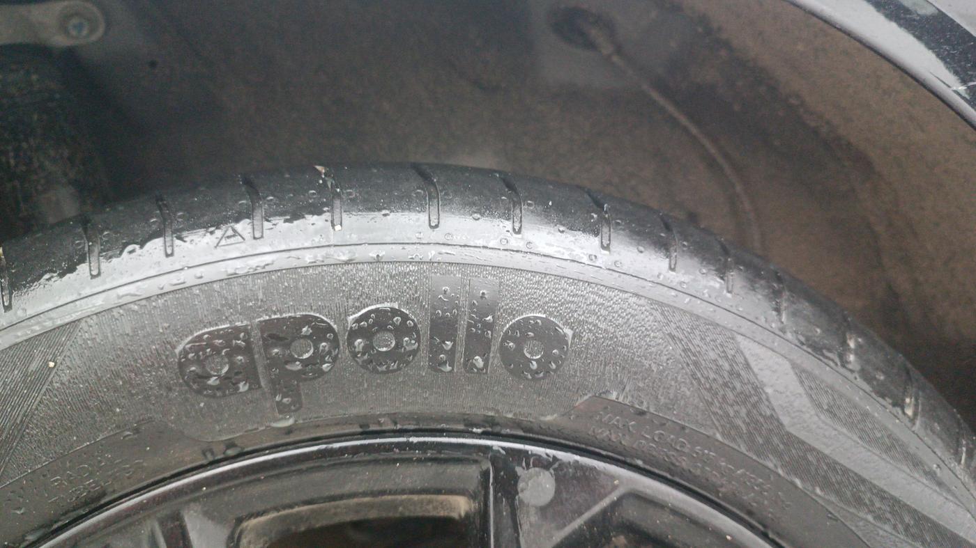 2025 Hyundai Verna S (O) Turbo DCT, Petrol, Automatic, 13,275 km, Right Rear Tyre Tread