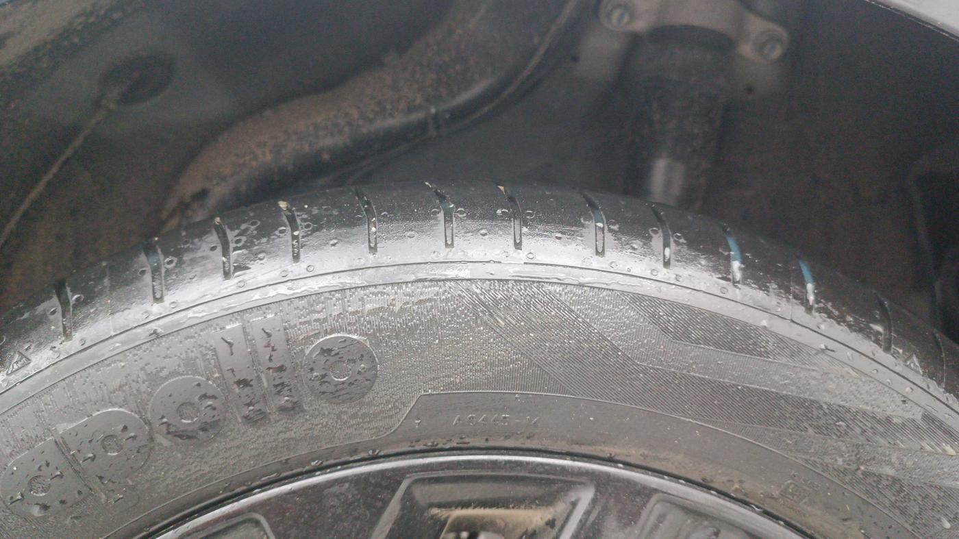 2025 Hyundai Verna S (O) Turbo DCT, Petrol, Automatic, 13,275 km, Left Rear Tyre Tread