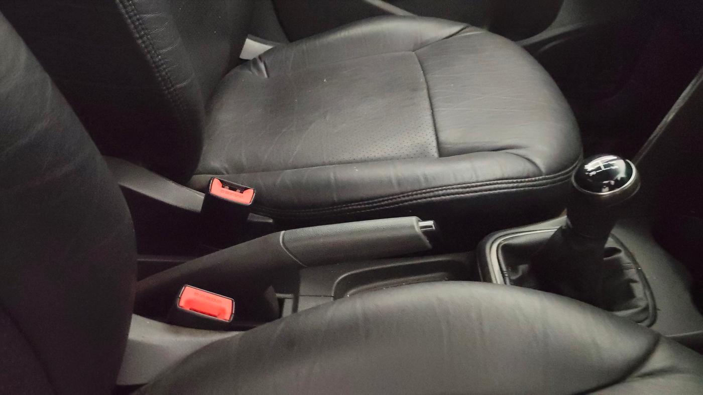 2019 Volkswagen Ameo COMFORTLINE 1.0L, Petrol, Manual, 33,511 km, Gear Lever