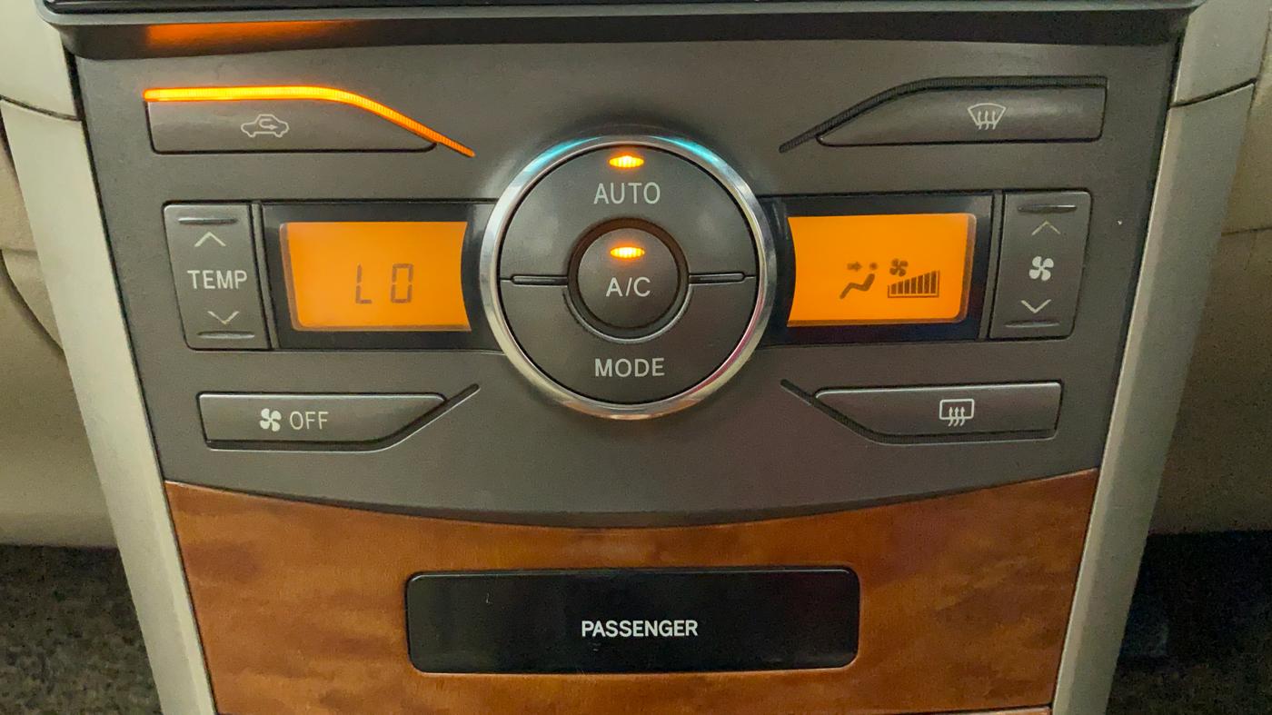 2011 Toyota Corolla Altis G PETROL, Petrol, Manual, 1,19,025 km, Automatic Climate Control
