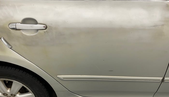 2011 Toyota Corolla Altis G PETROL, Petrol, Manual, 1,19,025 km, Right rear door - Paint has faded