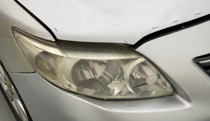 2011 Toyota Corolla Altis G PETROL, Petrol, Manual, 1,19,025 km, Right headlight - Minor scratches