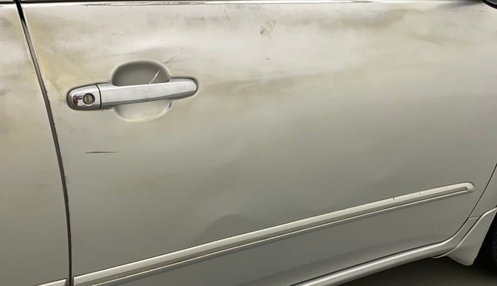 2011 Toyota Corolla Altis G PETROL, Petrol, Manual, 1,19,025 km, Driver-side door - Paint has faded