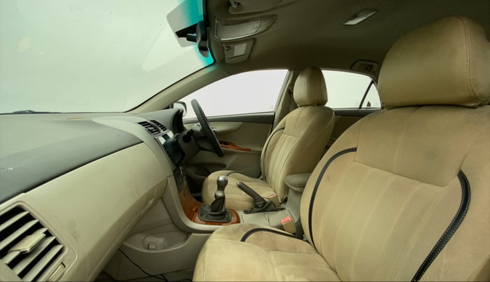 2011 Toyota Corolla Altis G PETROL, Petrol, Manual, 1,19,025 km, Right Side Front Door Cabin