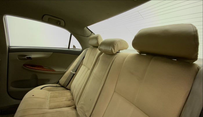 2011 Toyota Corolla Altis G PETROL, Petrol, Manual, 1,19,025 km, Right Side Rear Door Cabin