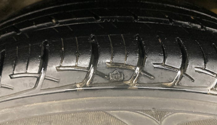 2016 Maruti Baleno DELTA PETROL 1.2, Petrol, Manual, 34,087 km, Right Rear Tyre Tread