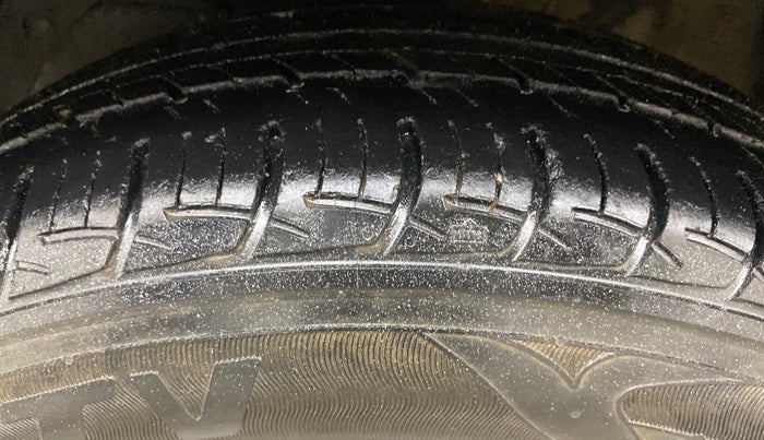 2016 Maruti Baleno DELTA PETROL 1.2, Petrol, Manual, 34,087 km, Left Front Tyre Tread