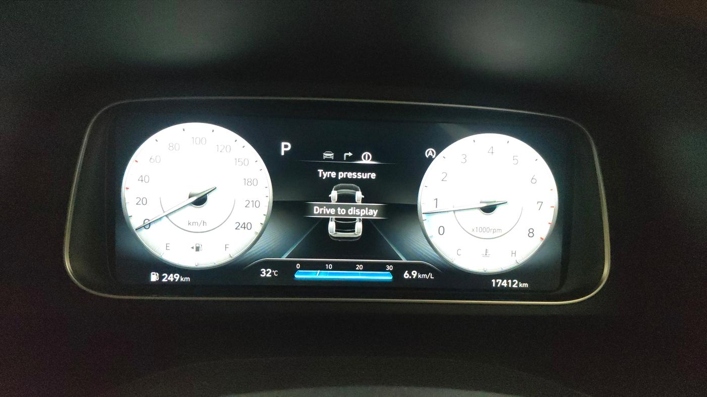 2024 Hyundai ALCAZAR  SIGNATURE (O) DCT 1.5 PETROL 7STR, Petrol, Automatic, 17,391 km, Odometer Image