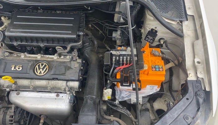 2014 Volkswagen Vento HIGHLINE 1.6 MPI, Petrol, Manual, 64,278 km, Engine View - Left