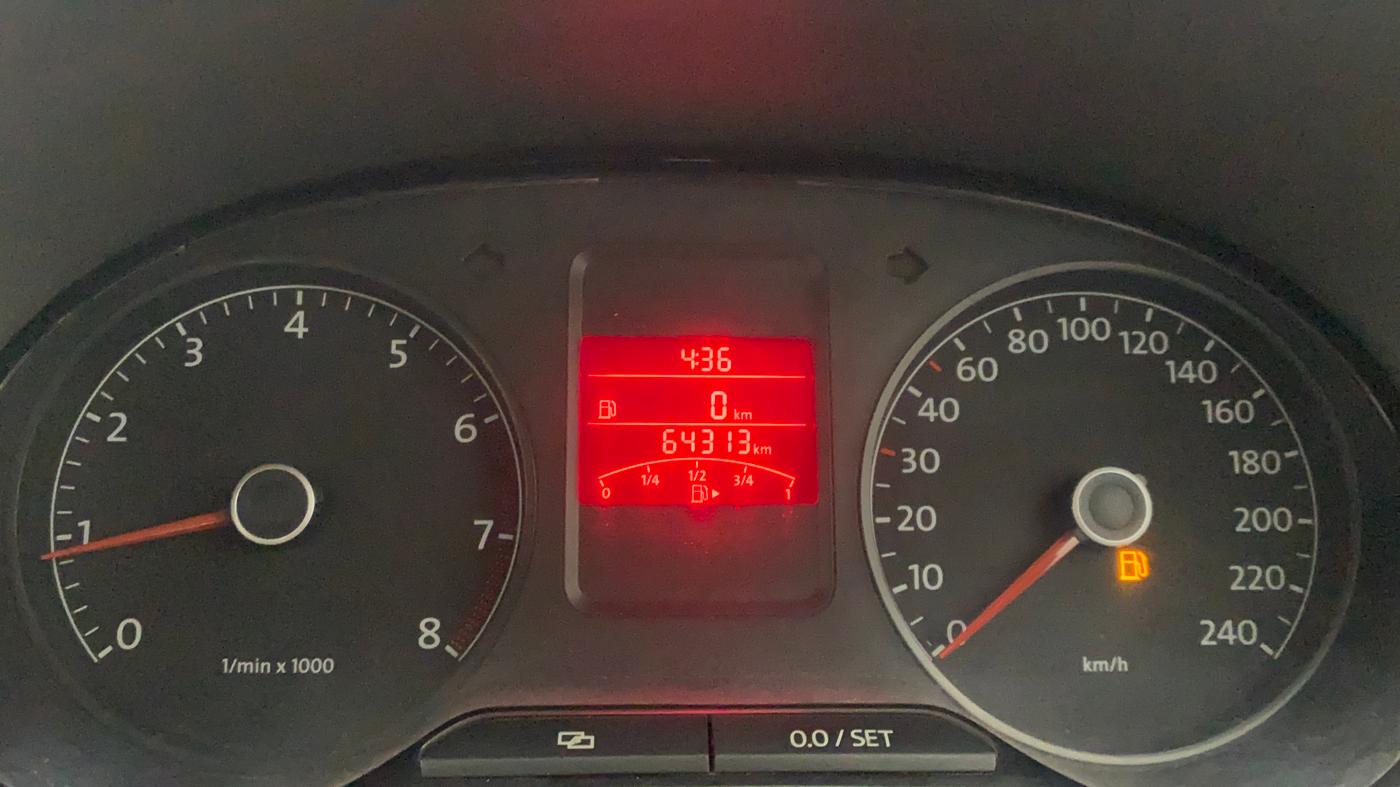 2014 Volkswagen Vento HIGHLINE 1.6 MPI, Petrol, Manual, 64,335 km, Odometer Image