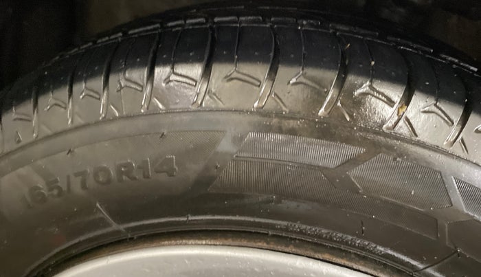 2019 Maruti Celerio VXI CNG, CNG, Manual, 1,00,829 km, Left Front Tyre Tread