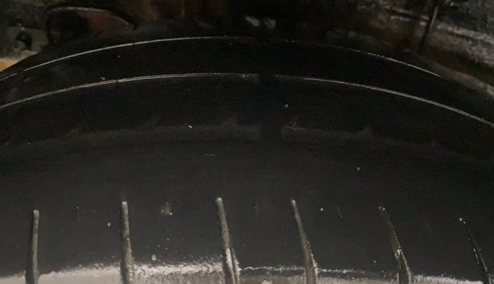 2020 Hyundai Elite i20 MAGNA PLUS 1.2, Petrol, Manual, 34,827 km, Right Rear Tyre Tread