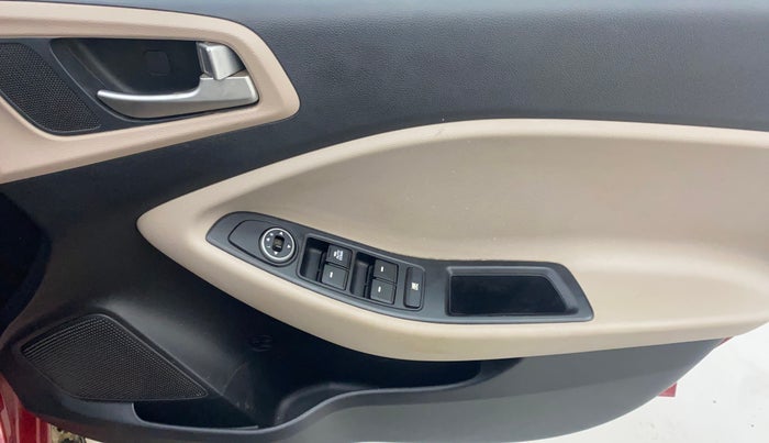 2020 Hyundai Elite i20 MAGNA PLUS 1.2, Petrol, Manual, 34,827 km, Driver Side Door Panels Control