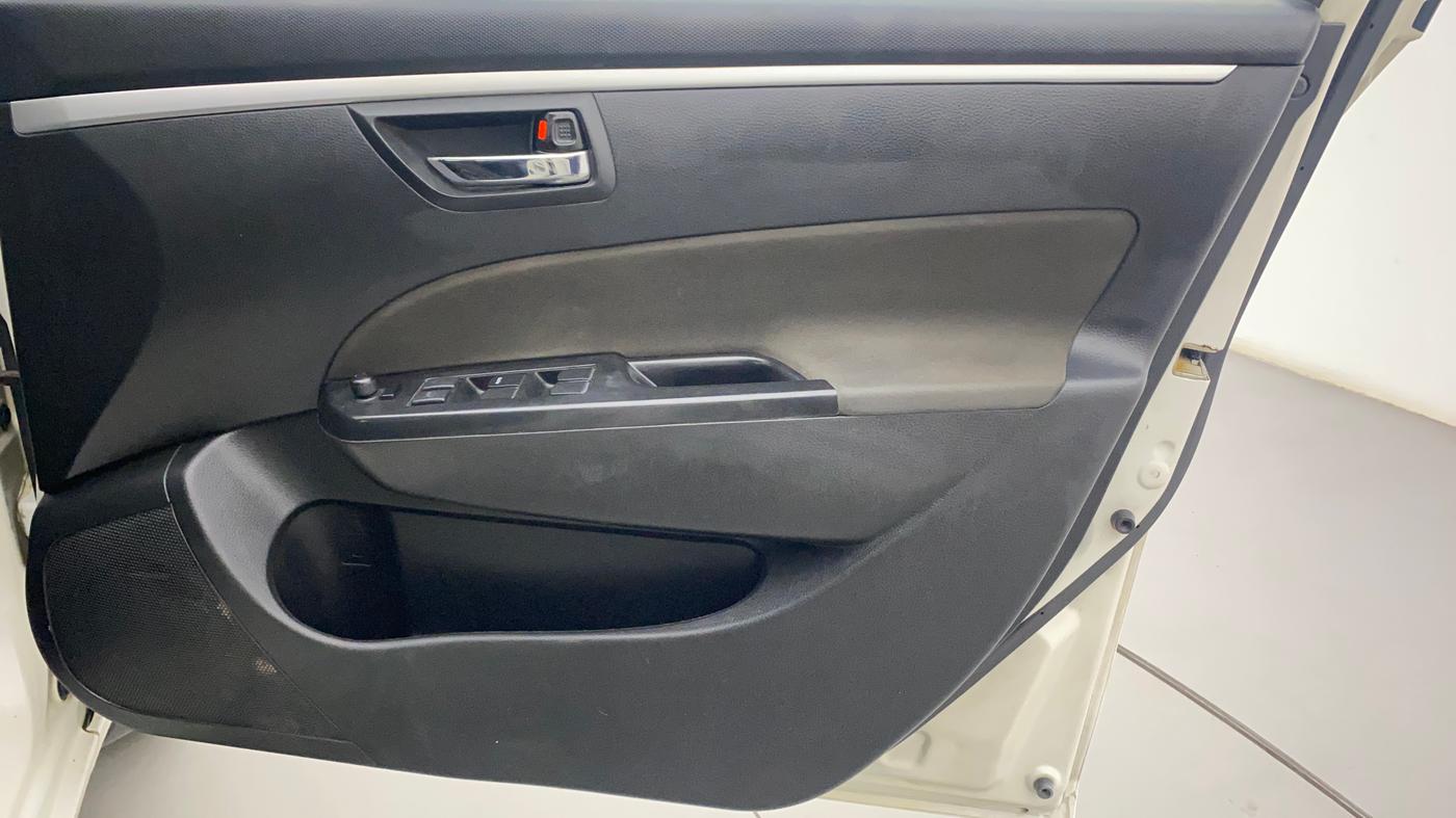 2015 Maruti Swift ZXI, Petrol, Manual, 49,464 km, Driver Side Door Panels Control