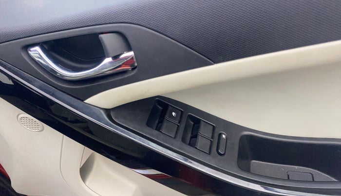 2022 Tata NEXON XZ PLUS (L), Petrol, Manual, 16,077 km, Driver Side Door Panels Control
