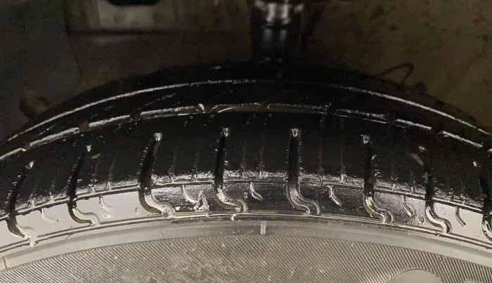 2020 Hyundai NEW SANTRO SPORTZ CNG, CNG, Manual, 1,17,546 km, Left Front Tyre Tread