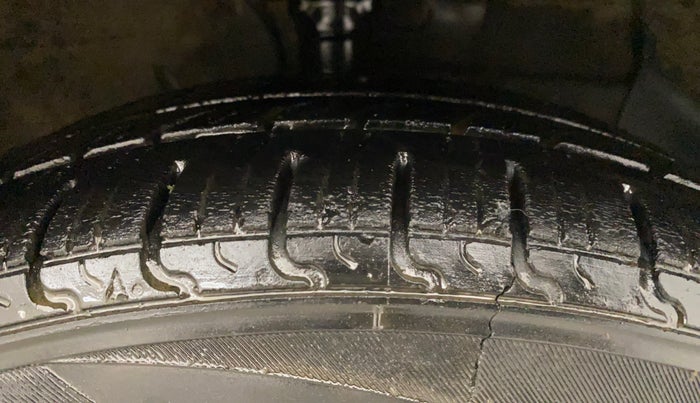 2020 Hyundai NEW SANTRO SPORTZ CNG, CNG, Manual, 1,17,546 km, Right Front Tyre Tread