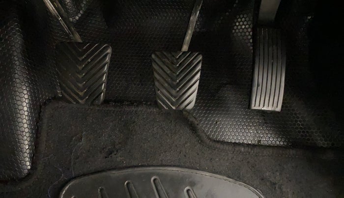 2022 Hyundai NEW I20 SPORTZ 1.2 MT, Petrol, Manual, 70,585 km, Pedals