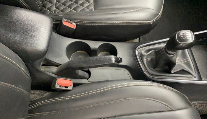 2022 Hyundai NEW I20 SPORTZ 1.2 MT, Petrol, Manual, 70,585 km, Gear Lever