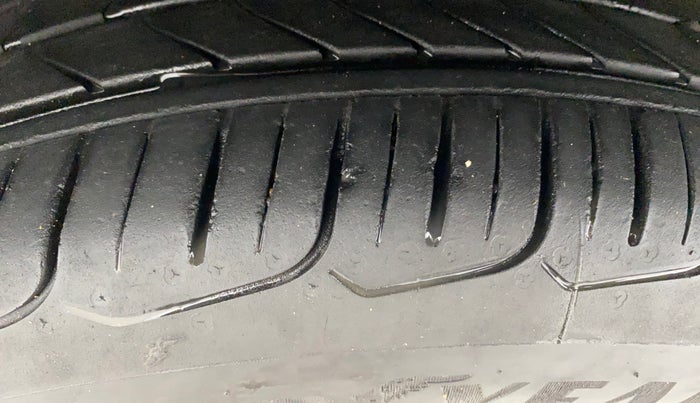 2022 Hyundai NEW I20 SPORTZ 1.2 MT, Petrol, Manual, 70,585 km, Left Front Tyre Tread