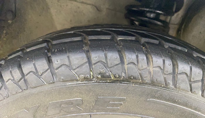 2013 Maruti Alto 800 LXI CNG, CNG, Manual, 25,349 km, Left Front Tyre Tread