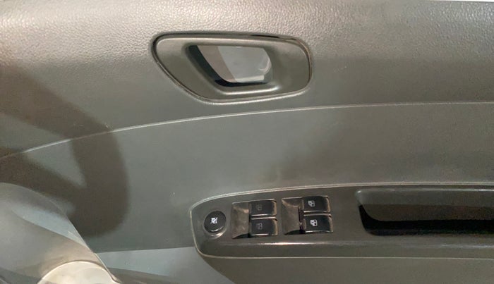 2015 Chevrolet Beat LT PETROL, Petrol, Manual, 24,782 km, Driver Side Door Panels Control