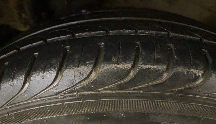 2015 Chevrolet Beat LT PETROL, Petrol, Manual, 24,782 km, Right Rear Tyre Tread