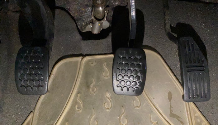 2015 Chevrolet Beat LT PETROL, Petrol, Manual, 24,782 km, Pedals