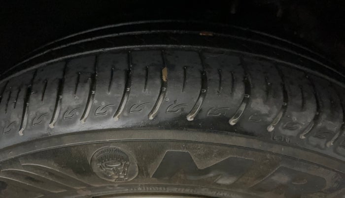 2023 KIA CARENS PRESTIGE PLUS 1.5 PETROL IMT 7 STR, Petrol, Manual, 18,306 km, Left Rear Tyre Tread