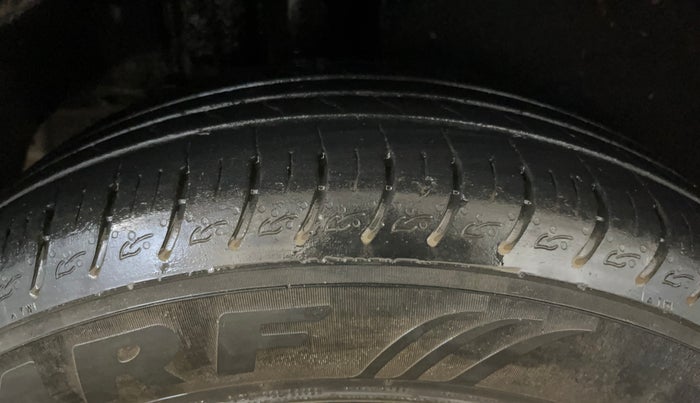 2023 KIA CARENS PRESTIGE PLUS 1.5 PETROL IMT 7 STR, Petrol, Manual, 18,306 km, Right Rear Tyre Tread