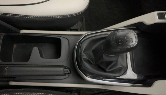 2023 KIA CARENS PRESTIGE PLUS 1.5 PETROL IMT 7 STR, Petrol, Manual, 18,306 km, Gear Lever