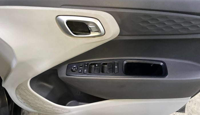 2023 Hyundai GRAND I10 NIOS SPORTZ AMT 1.2 KAPPA VTVT, Petrol, Automatic, 11,129 km, Driver Side Door Panels Control