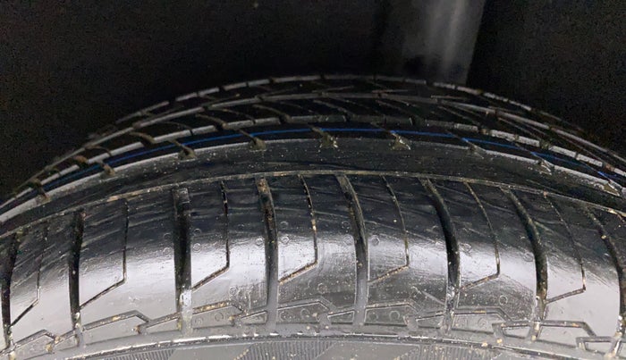 2017 Maruti Baleno ALPHA PETROL 1.2, Petrol, Manual, 83,450 km, Left Rear Tyre Tread