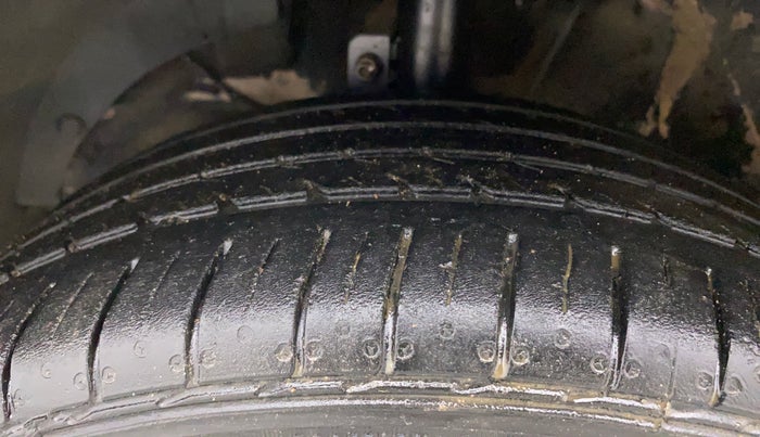 2017 Maruti Baleno ALPHA PETROL 1.2, Petrol, Manual, 83,450 km, Left Front Tyre Tread